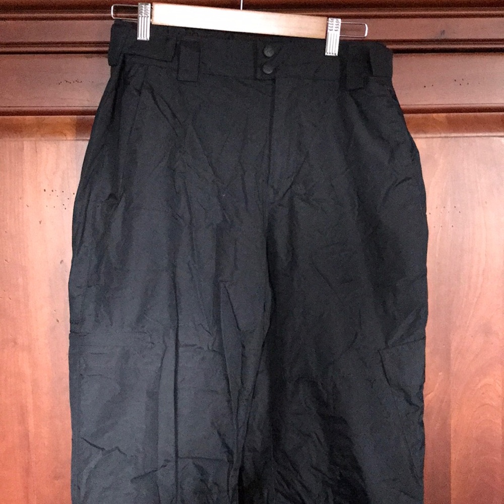 Columbia Omni-Shield snow pants in black..size M